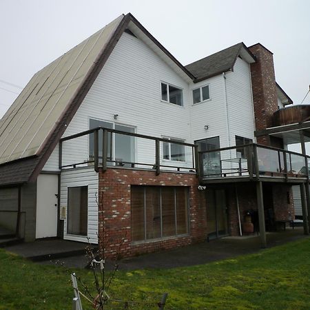 Fireflies Bed & Breakfast Campbell River Ngoại thất bức ảnh